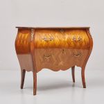 1046 9207 CHEST OF DRAWERS
